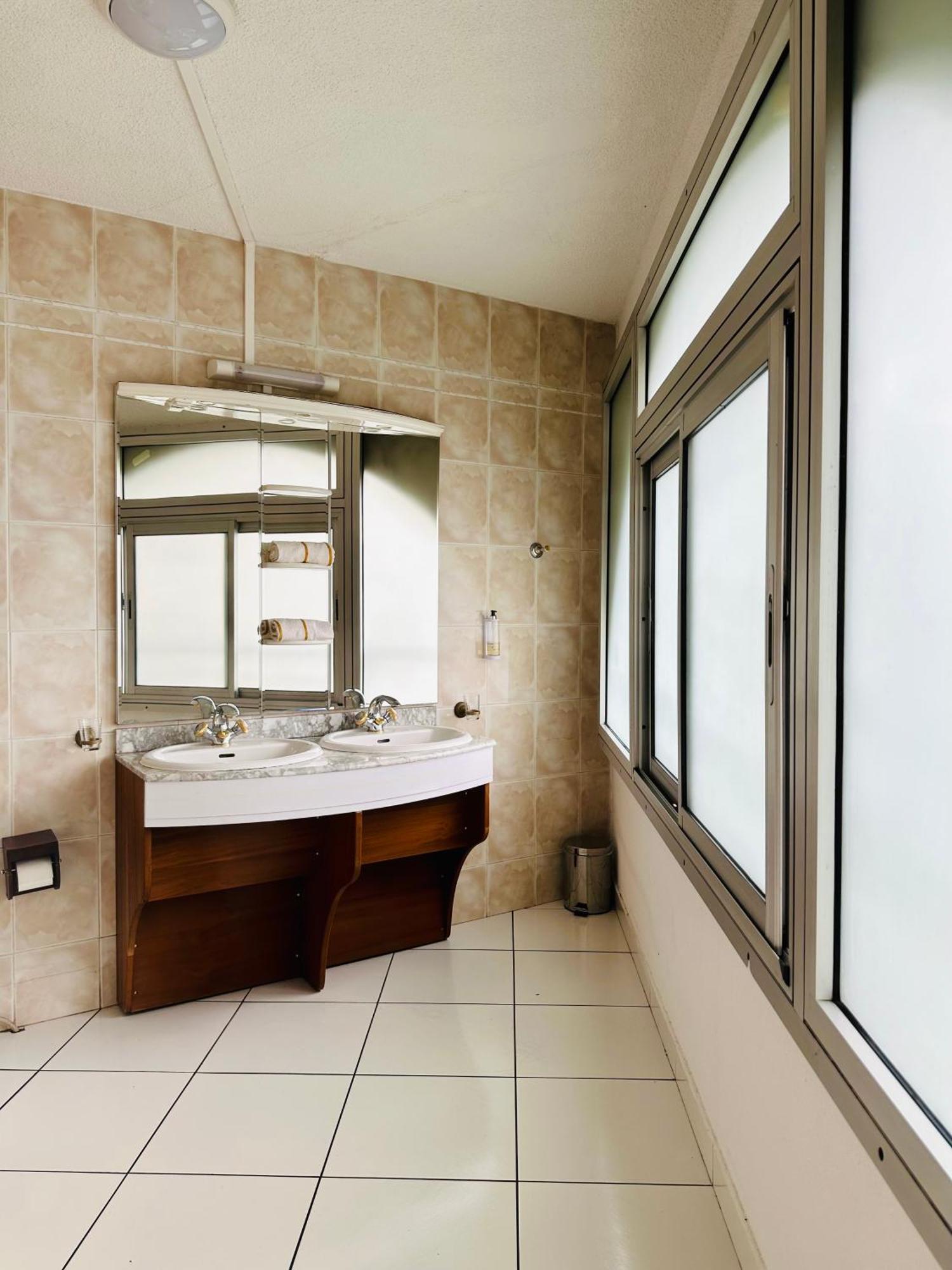 Hotel Residence Le Phoenix Saint Pierre Ngoại thất bức ảnh
